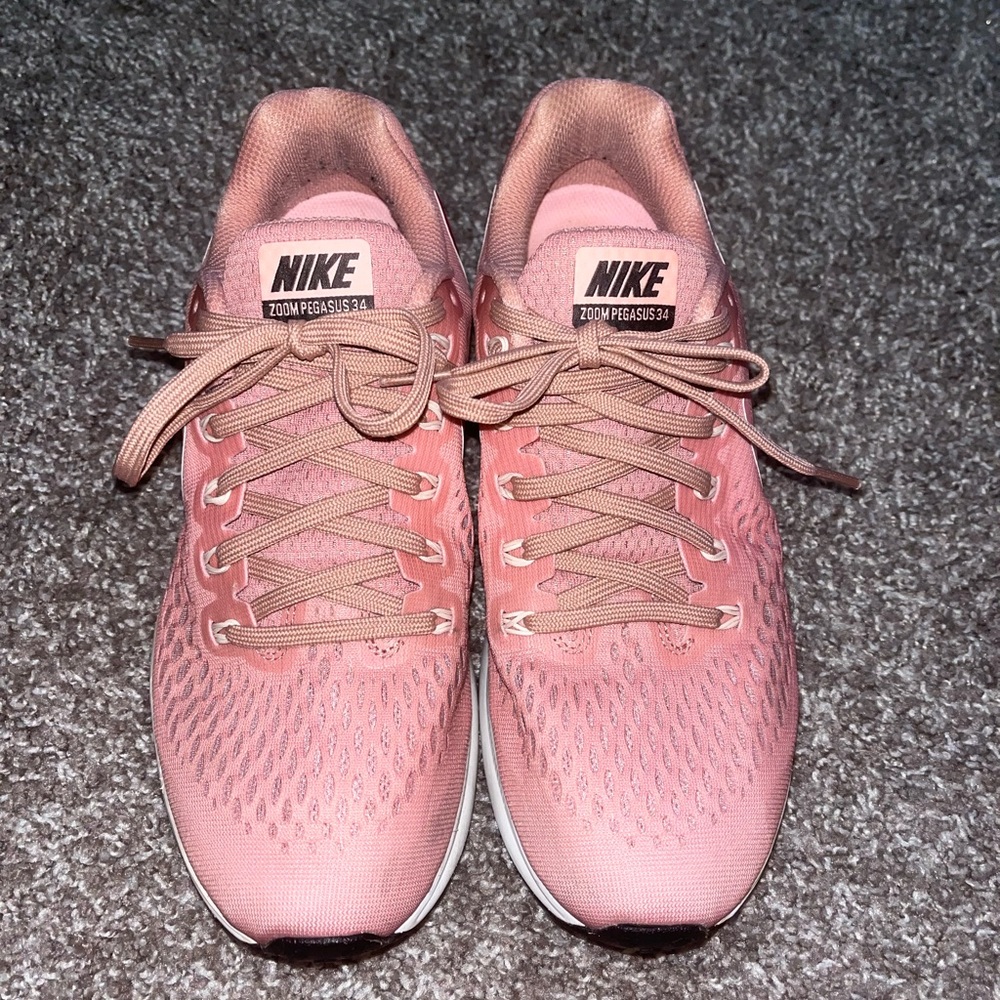 NIKE Zoom Pegasus 34 running shoes. Size 10W (US); Pink/Cream/White